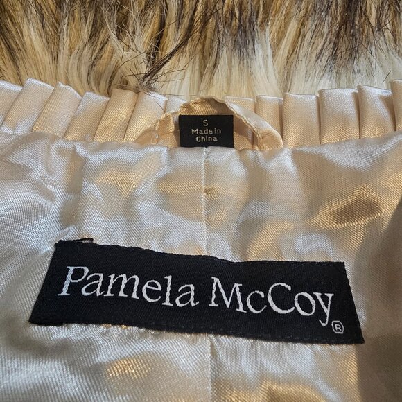 Vintage Pamela McCoy Small Faux Coyote Tipped Arctic Fox Chevron Fur Zipper Vest - Picture 10 of 11
